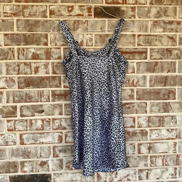 Black Gray Leopard Print Polyester Nightgown - Picture 7 of 7